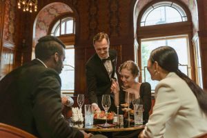 MAITRE D'HOTEL POUR VOS RECEPTIONS EN REGION PACA