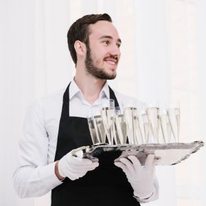 SERVEUR / CHEF DE RANG POUR VOS EVENEMENTS DANS LE VAR